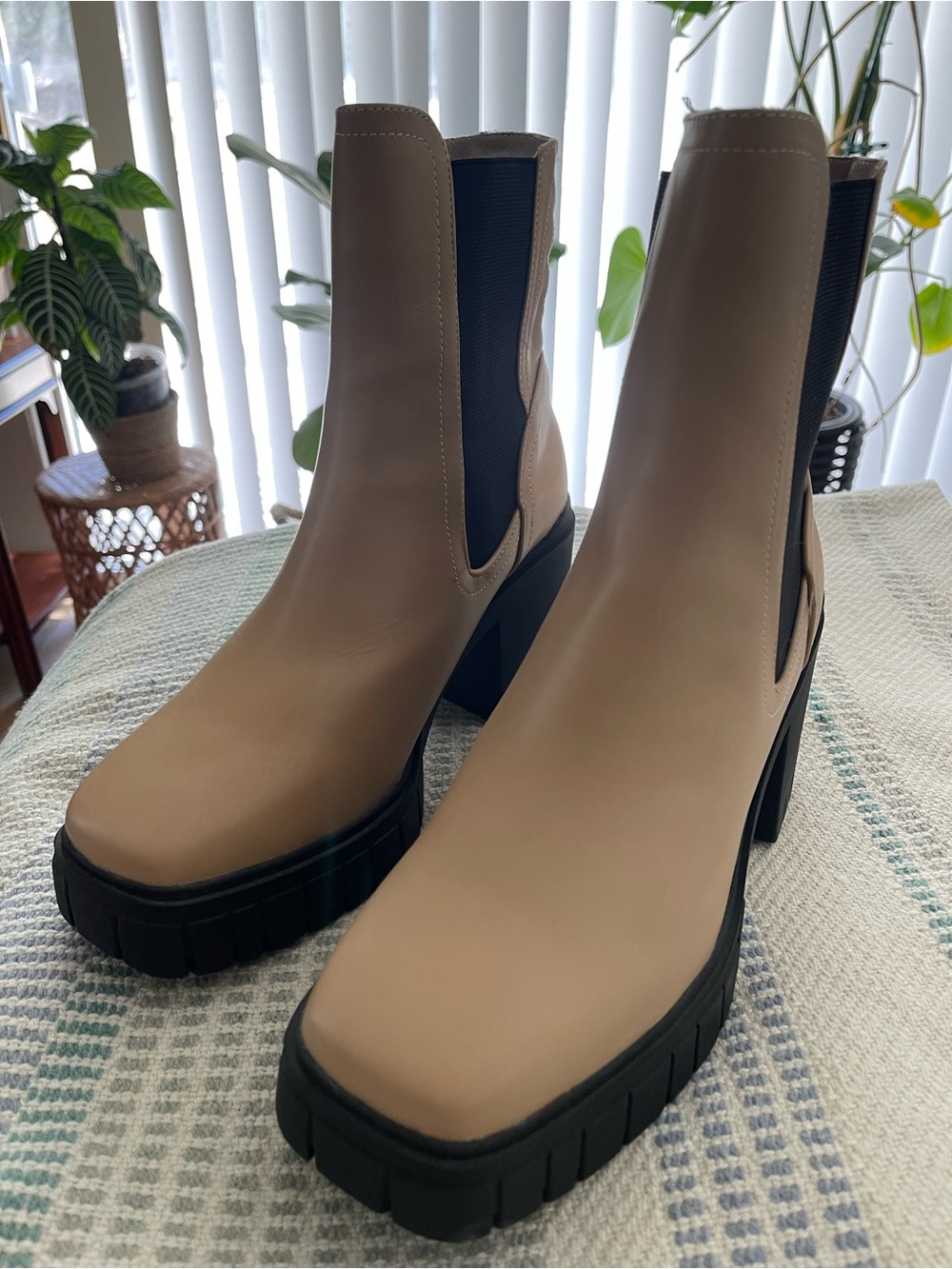 Chelsea Platform Ankle Boots in Taupe with Black Elastic size 10 - Picture 2 of 4